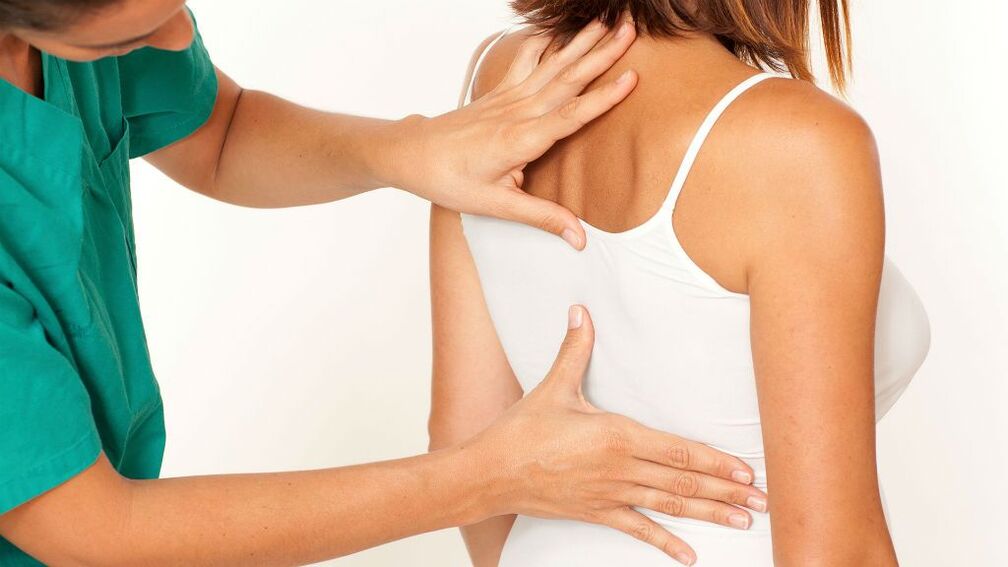 doctor's examination for thoracic osteochondrosis