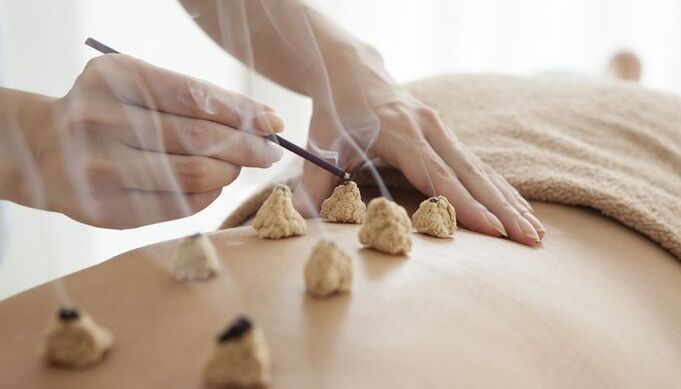 Heating bioactive points on the back for osteochondrosis